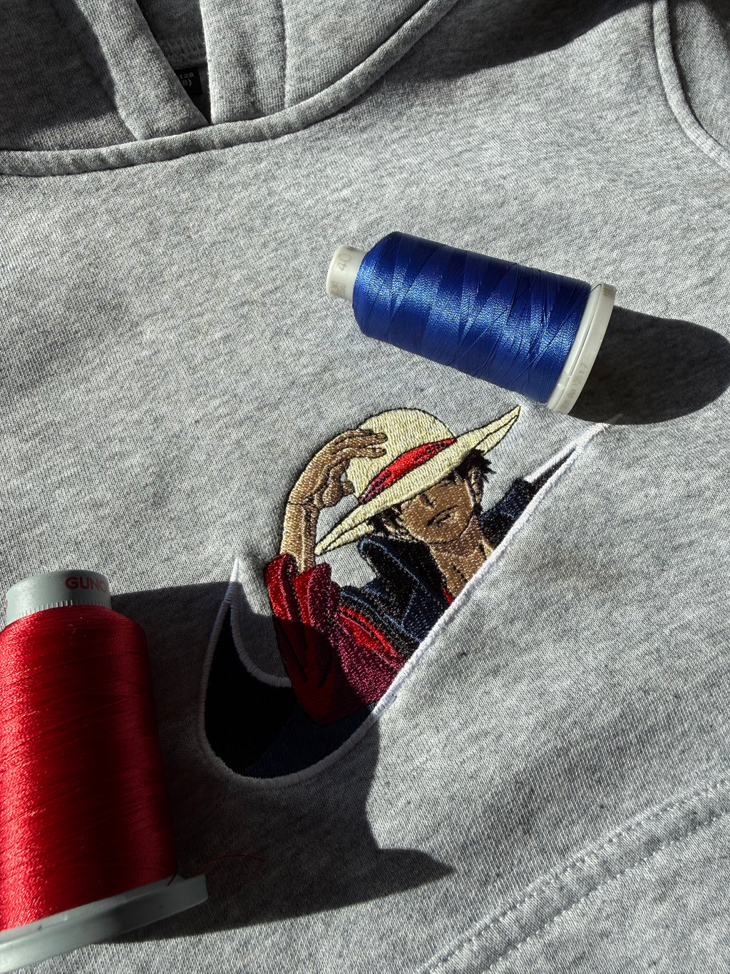 Luffy Vs Empereurs Nike Custom 28 | One Piece | Hoodie Brodé