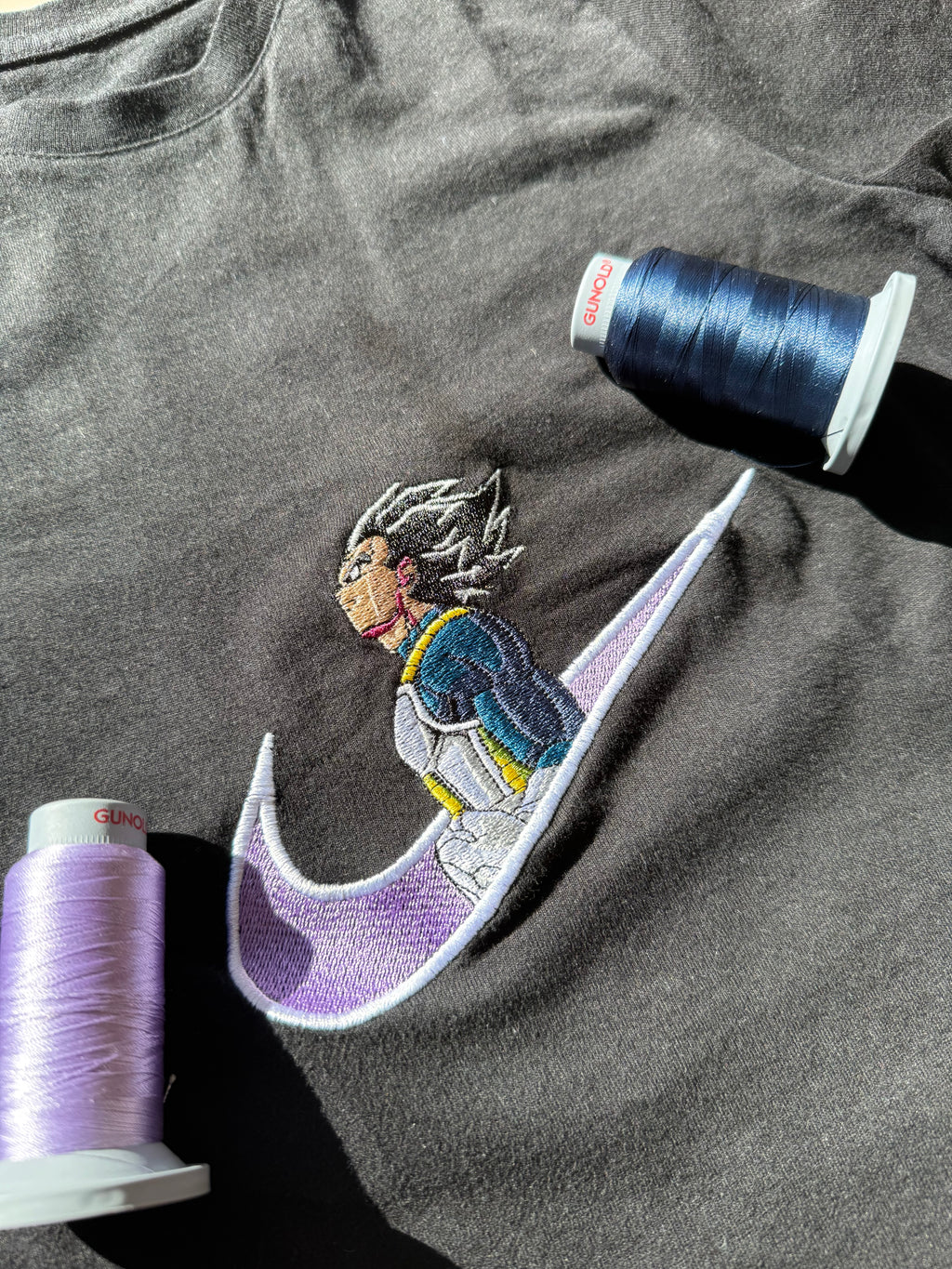 Vegeta Nike Rain Custom 27 | Dragon Ball | T-shirt Brodé
