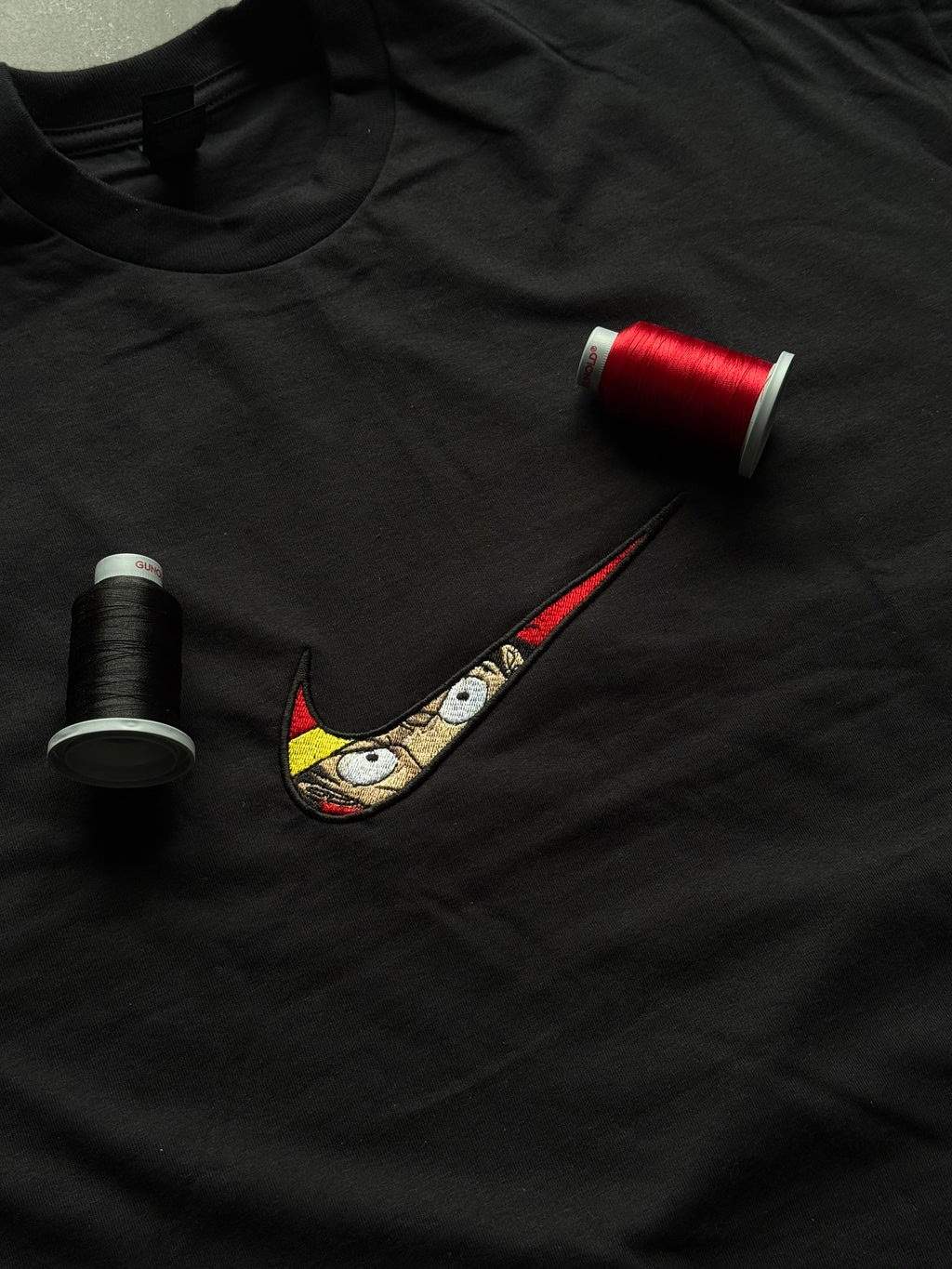Luffy Nike Custom 49 | One Piece | T-Shirt Brodé