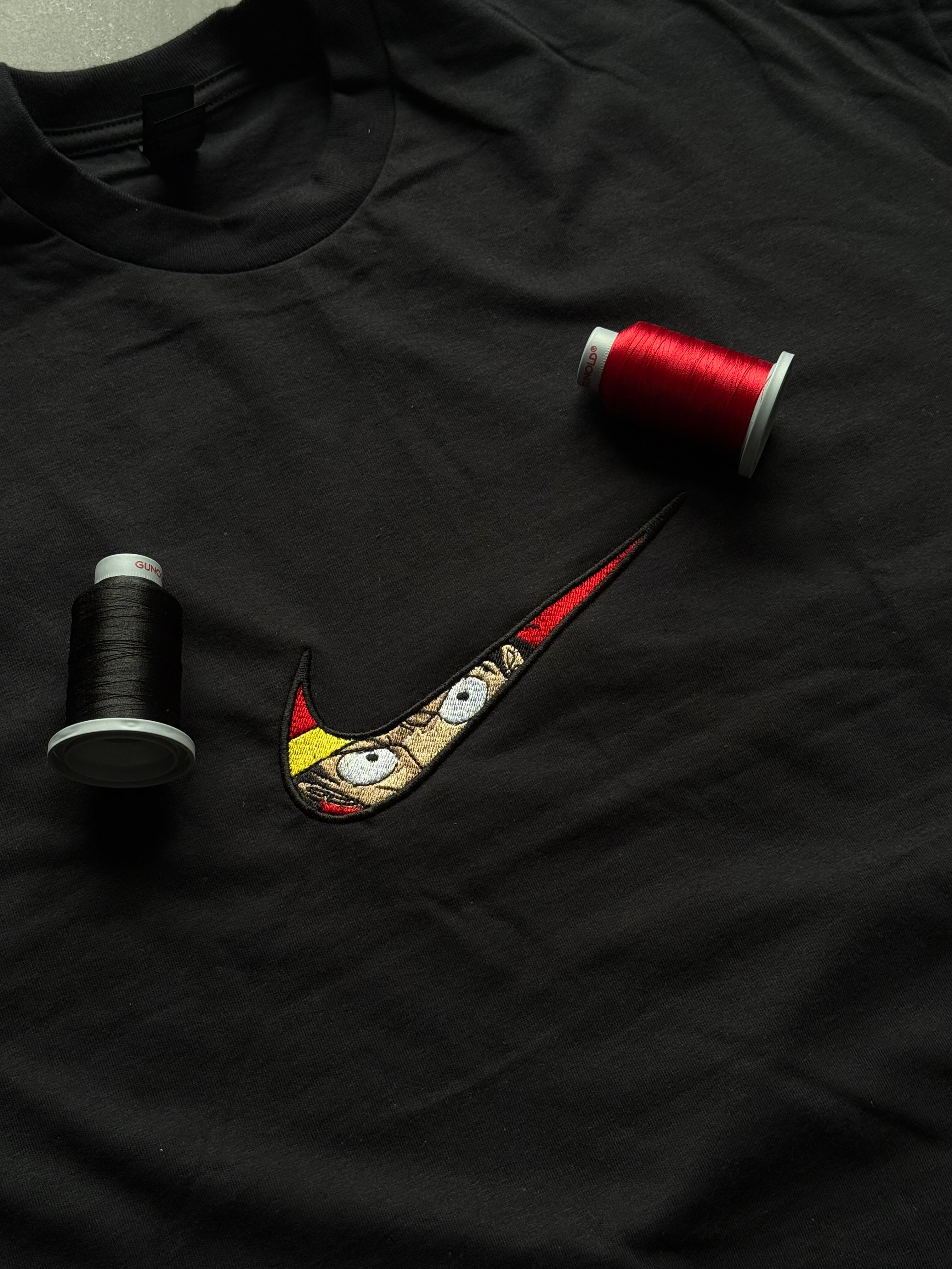 Luffy Nike Custom 49 | One Piece | T-Shirt Brodé