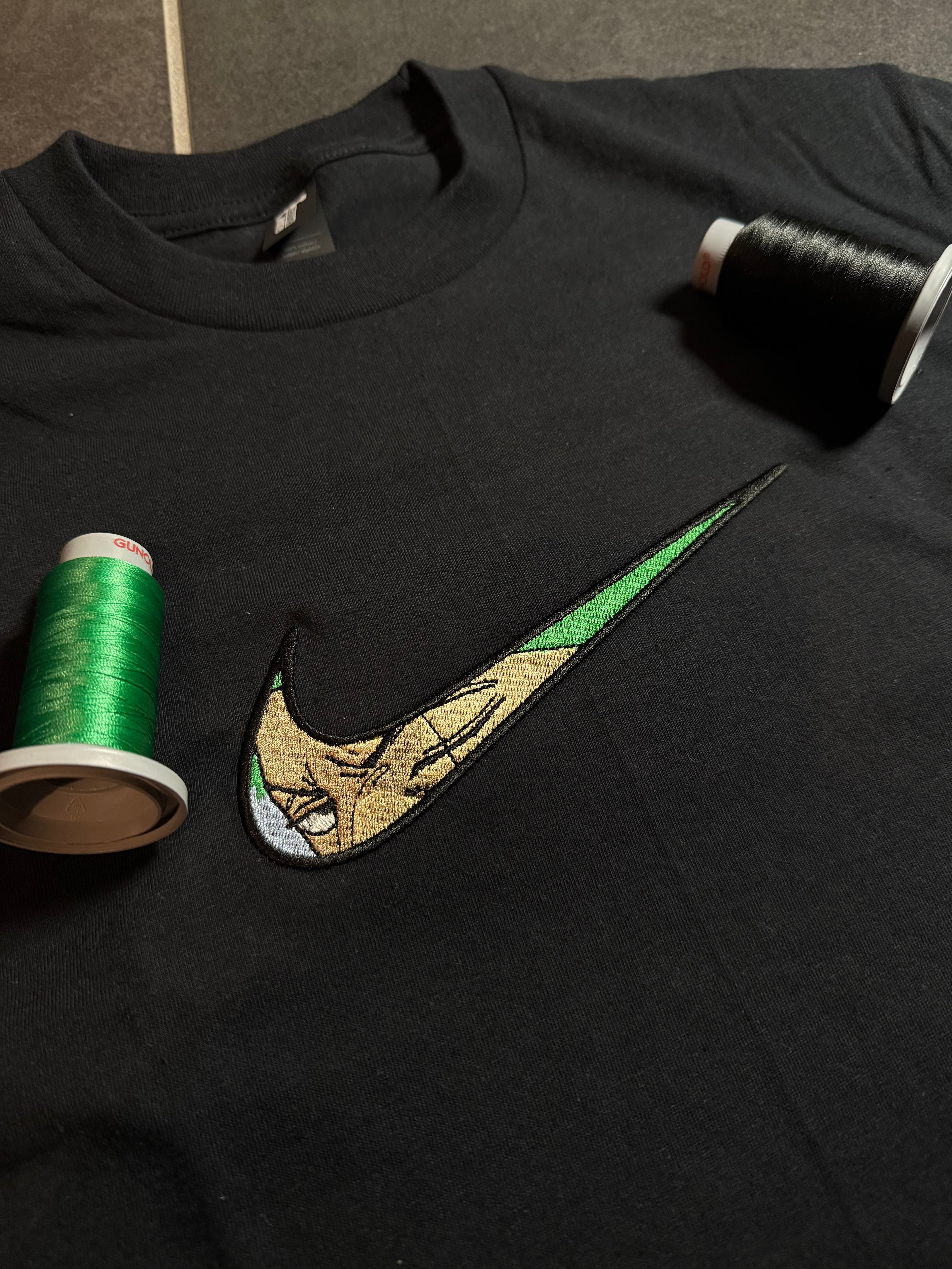 T-Shirt Brodé Zoro - One Piece | Custom 50